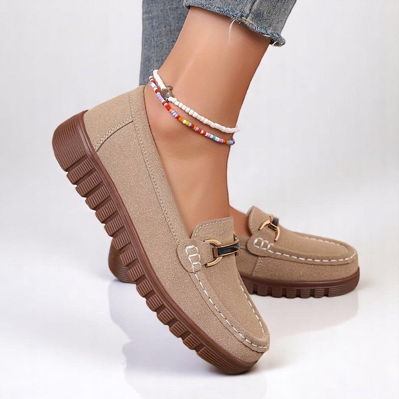 Alejandra - Mocasines Urbanos con Herraje Metálico y Suela Gruesa Confort