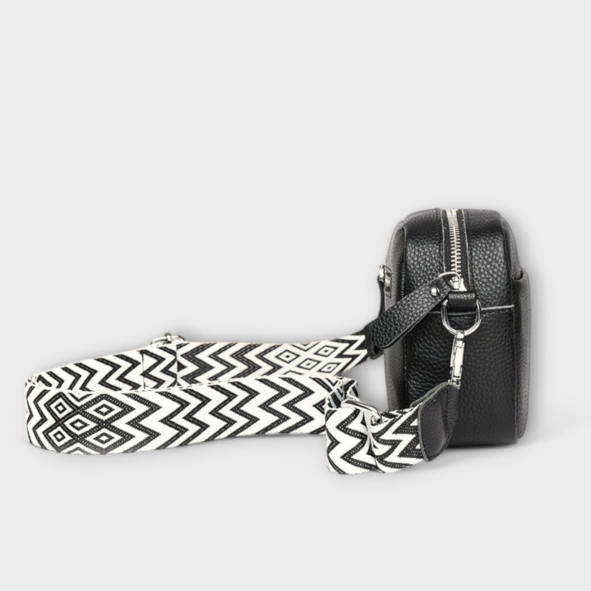 Natalia - Bolso Crossbody Compacto con Correa Estampada y Acabado Texturizado