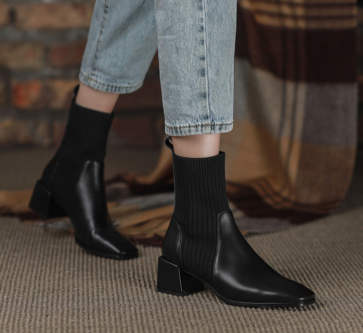 Valeria - Botines Elegantes con Panel Elástico y Tacón Cuadrado Confort Premium