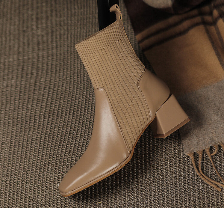 Valeria - Botines Elegantes con Panel Elástico y Tacón Cuadrado Confort Premium