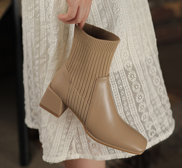 Valeria - Botines Elegantes con Panel Elástico y Tacón Cuadrado Confort Premium