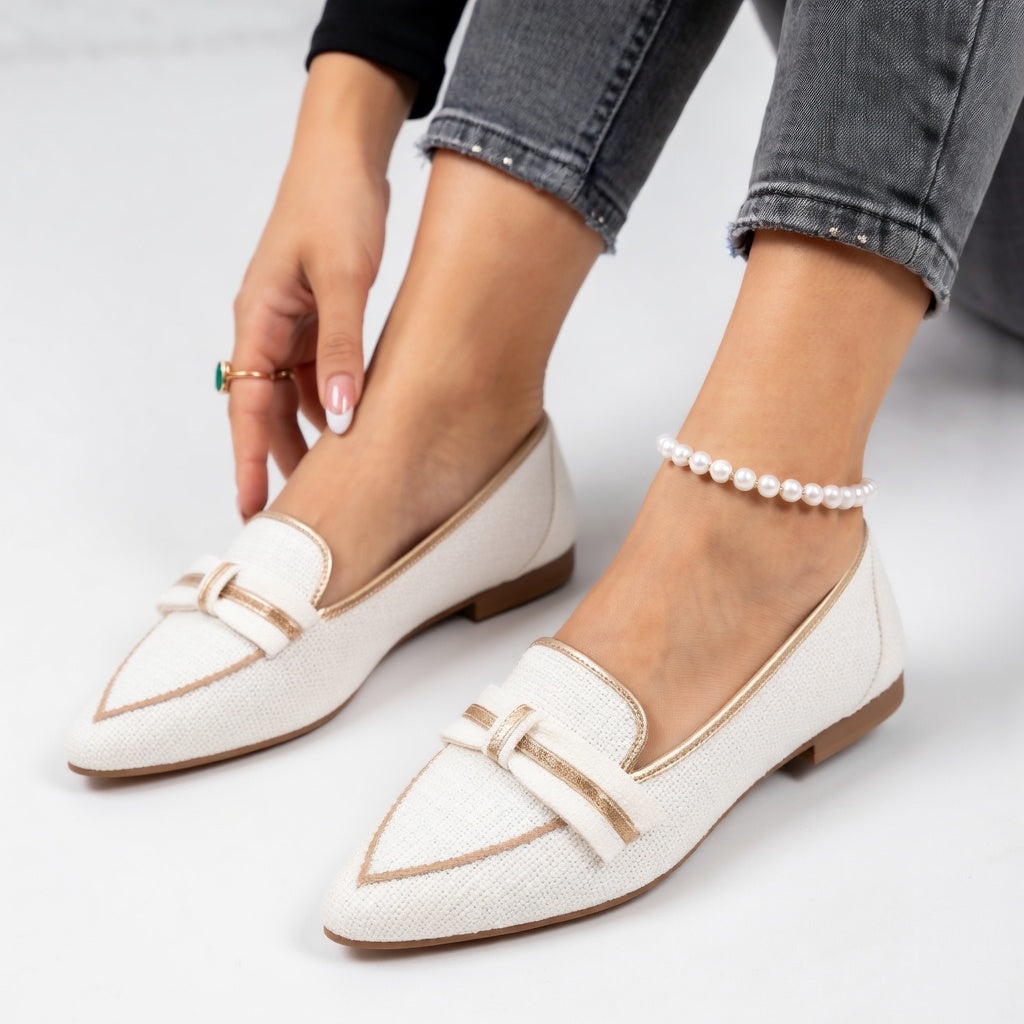 Natalia - Mocasines Elegantes de Punta Fina con Herraje Metálico Sofisticado